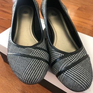 Classic plaid wedge heel GUC